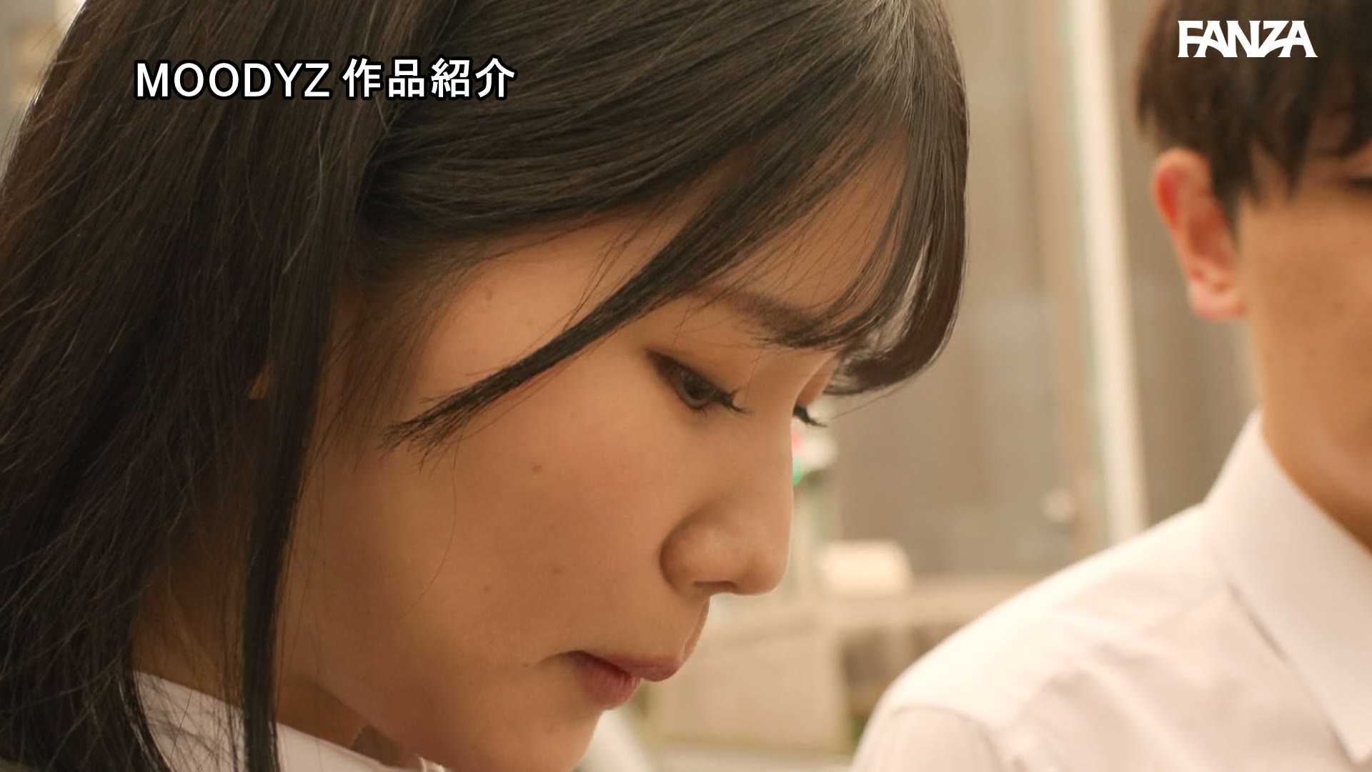 初体験を捧げたおじさんと再会。彼氏への口止め代わりに内緒でNTR交尾ーー。 実写版 彼の知らない秘密を入れて。 たった一度の過ち。60，000部超人気作を実写化 純白彩永 011