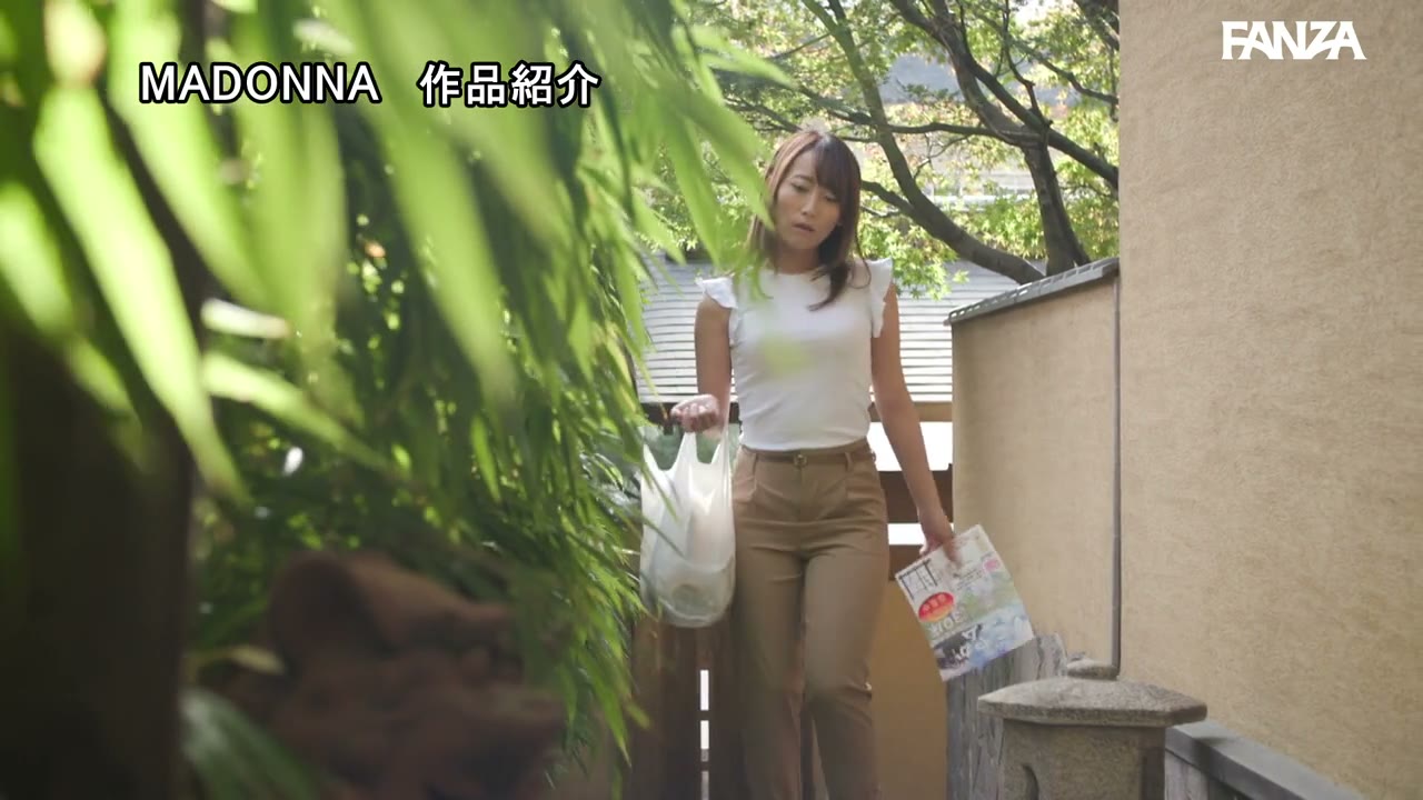 義父の淫技に支配される美嫁の痴態を卑猥に描いた人気同人が忠実実写化！！ 原作:雷酸水銀 老練兵 実写オリジナル濡れスケ羞恥性交も追加収録！！ 倉多まお 025